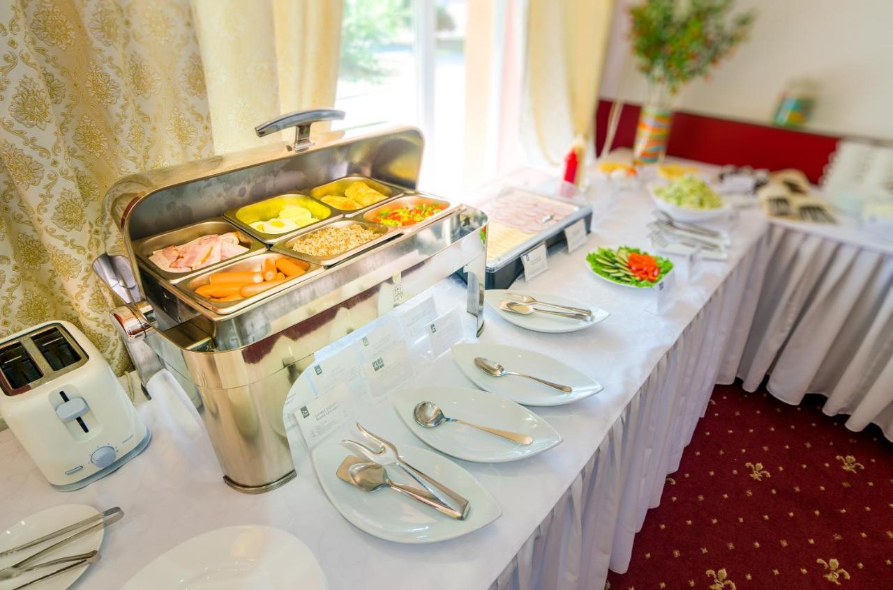Raziotel Krivij Rih Kültér fotó