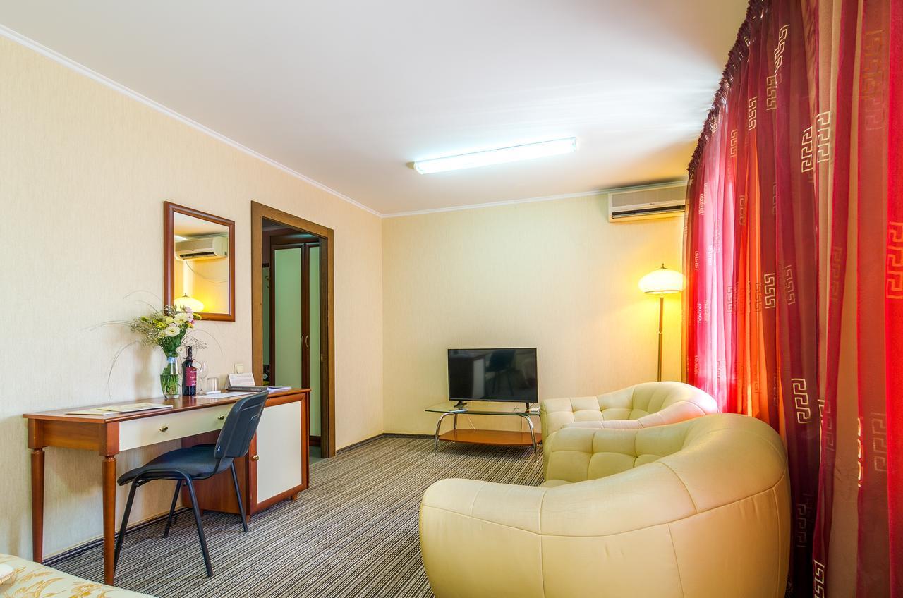 Raziotel Krivij Rih Kültér fotó